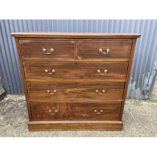 275 - A large edwardian mahogany chest of five drawers 123x70x115