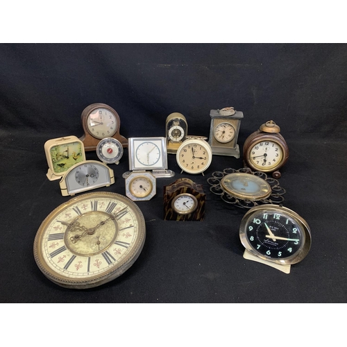 Collection of 14 assorted small clocks