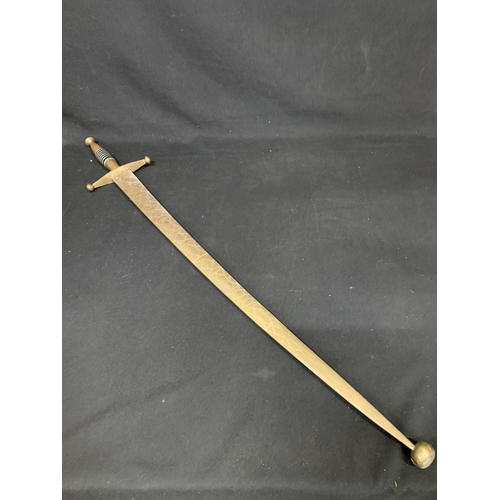 531 - Very good conditiin Heavy Vintage Talwar or Middle Eastern Sword Brass hilt and scabbard 103cms long