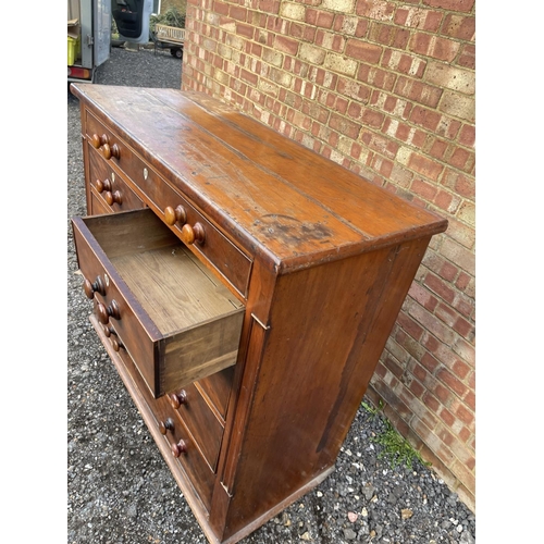 60 - A large victorian mahogany chest of six drawers 137x57x118