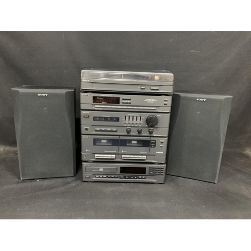 607 - Sony Hi Fi system and speakers, good working order.