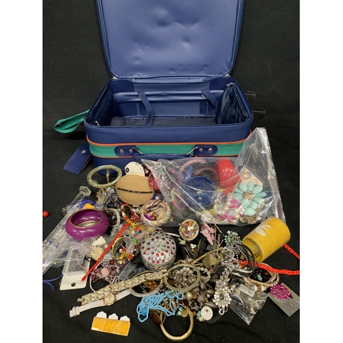 765 - Weekend travel case and modern costume jewellery