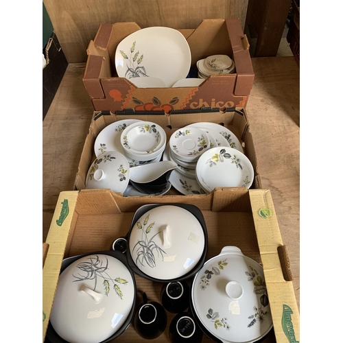 977 - Three trays of Meakin and Midwinter dinnerware