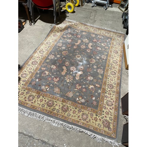 217 - A green pattern rug 170x220