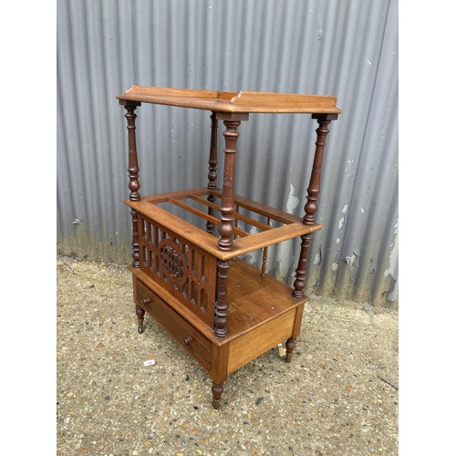 135 - A victorian mahogany whatnot stand  58x40x90