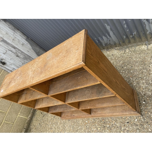 158 - A good quality solid oak bookcase 122x30x177