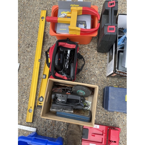 180 - A collection of assorted electric and hand tools and sundries