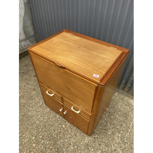 238 - A teak cased ships captains drinks cabinet with tray, bucket, shaker and hip flask. Fitted with plaq... 