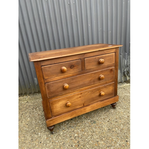 24 - A country pine chest of four drawers 94x40x80