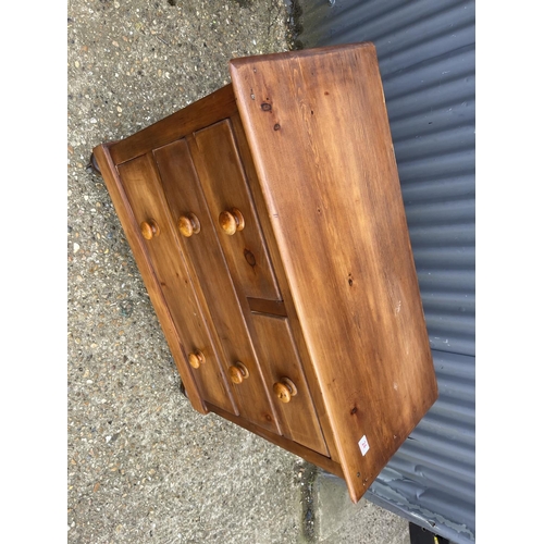 24 - A country pine chest of four drawers 94x40x80