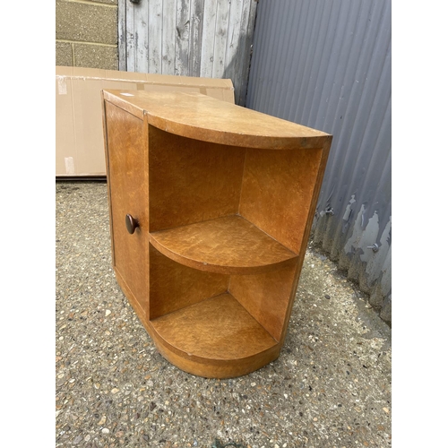 30 - An Art Deco maple pot cuoboard / bookshelf