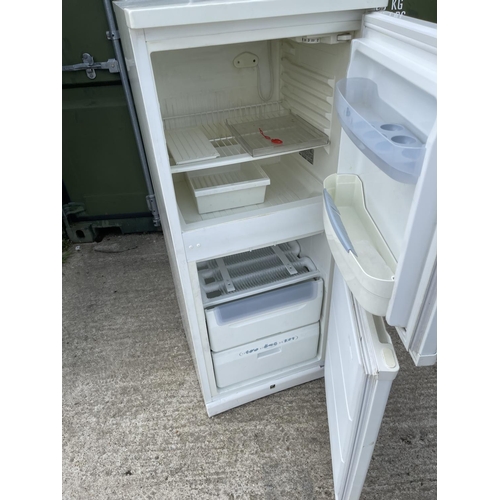 304 - Whirlpool fridge freezer