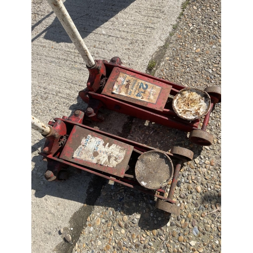 312 - Two trolley jacks