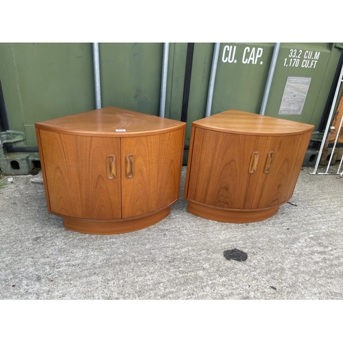 370 - Two g plan teak corner base units