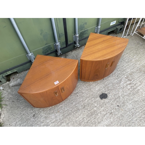 370 - Two g plan teak corner base units