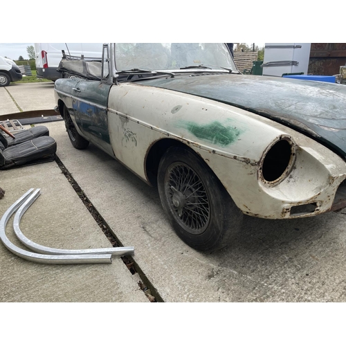 400 - CBG816C - MGB convertible for restoration. Many original parts, garage stored for some 25 years prio... 