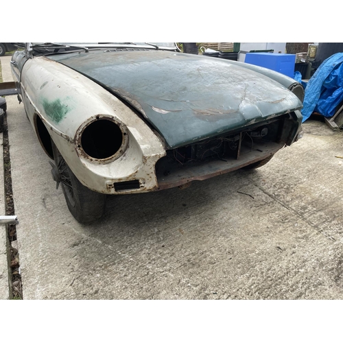 400 - CBG816C - MGB convertible for restoration. Many original parts, garage stored for some 25 years prio... 