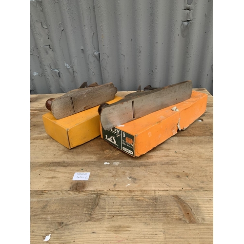 450l - Boxed Stanley no 5 Plane and boxed Stanley no 4 Plane