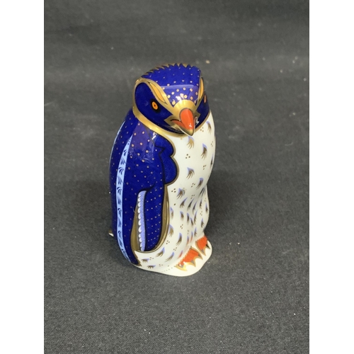 770 - Crown Derby Rockhopper Penguin Paperweight, height 10 cms with gold stopper