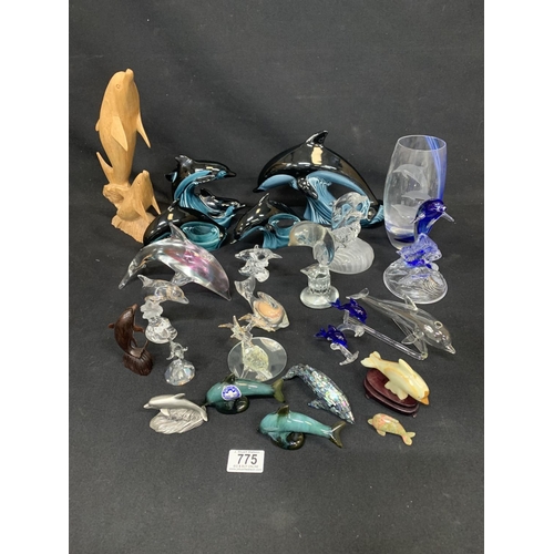 775 - Large collection of Dolphin figures including Poole