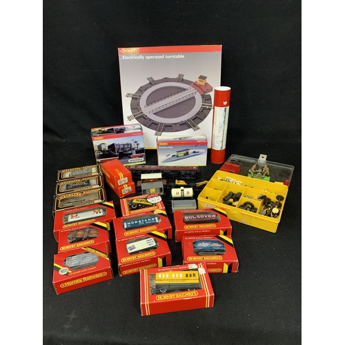 841 - Fourteen boxed Hornby and Palitoy goods vans, six unboxed, buildings, turntable and accessories