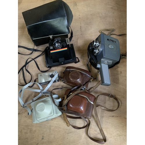 959 - Polaroid Camera, cine Camera and four others