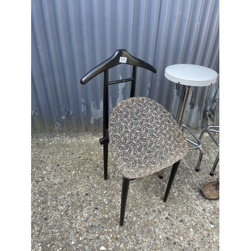 131 - A retro valet chair together with two stools