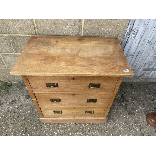 15 - An oak chest of three drawers  84x51x84