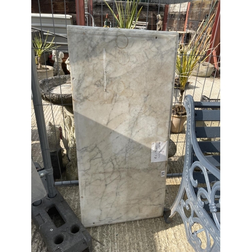 440N - A white marble top