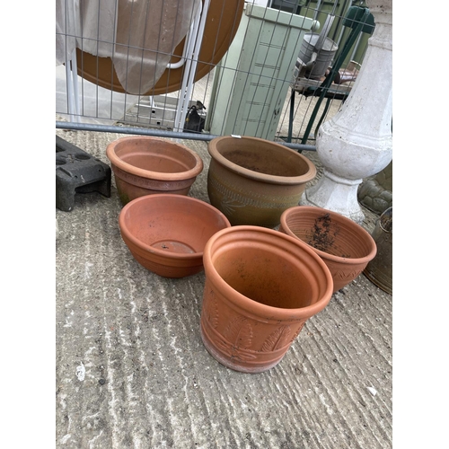 449 - Five terracotta pots