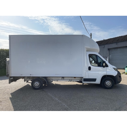 450 - BX67 HBO -2017  Peugeot Boxer Luton van, fitted with del slim jim tail lift. 106,000 Miles.  MOT - 0... 