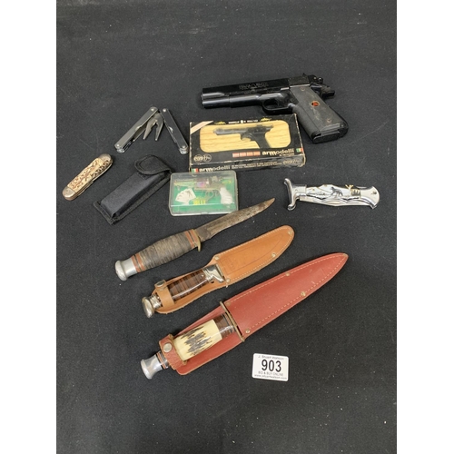 903 - Delta BB Gun, scale model gun, three hunting knives and penknives