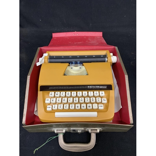 1001 - Petite portable typewriter