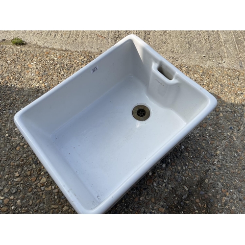 223 - A butlers sink 76x56x30