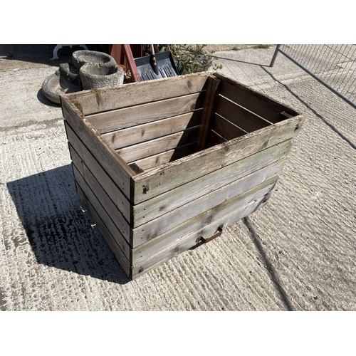 373 - Small wooden planter