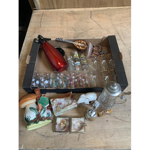 970 - Italian mandolin musical box (working), red soda Syphon, vintage glasses and marble smokers set