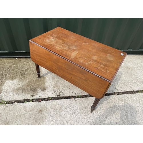 360E - A victorian mahogany Pembroke table with drawer 106 x60x70