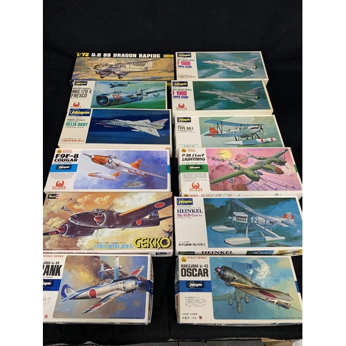 676 - 12 x model aircraft kits