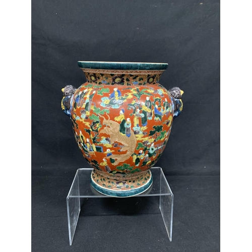 611 - Chinese multicoloured vase, height 30cms