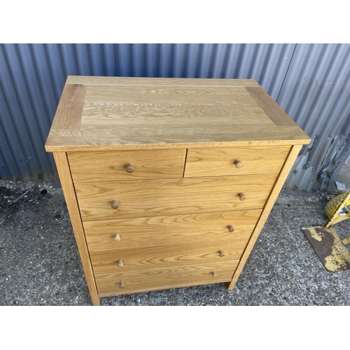 168 - A modern light oak chest of drawers 80x48 x107