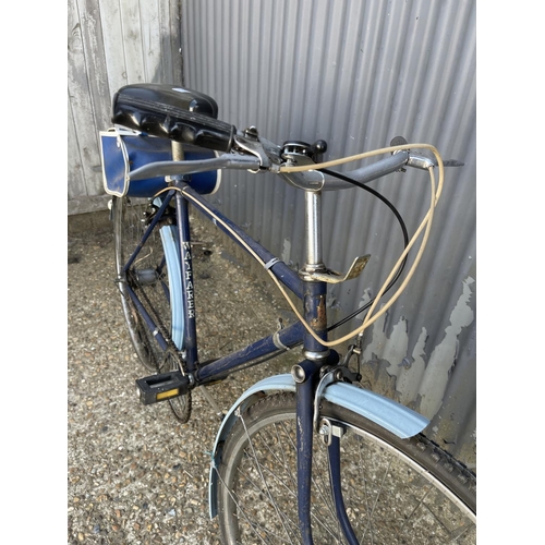 276 - A vintage Raleigh Wayfarer cycle