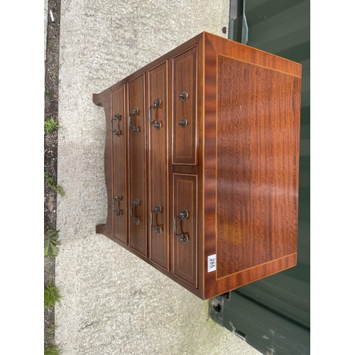 285 - A small mahogany chest of five drawers