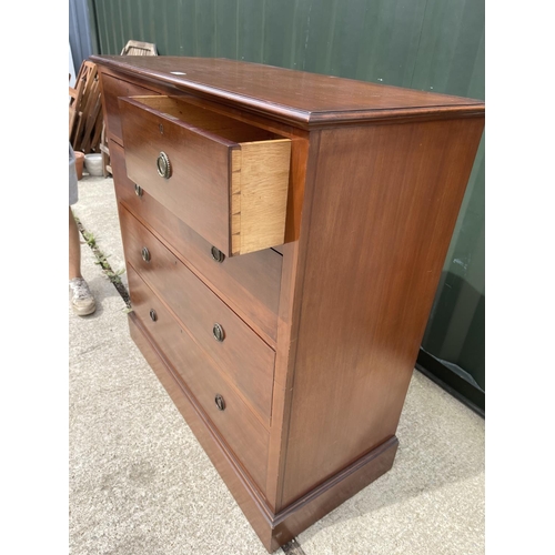 296 - An Edwardian mahogany chest of five drawers 122x53x122