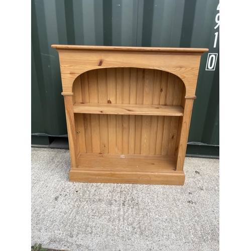 308 - A country pine bookcase 85cm wide