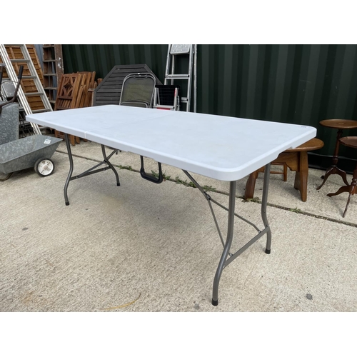 321 - Modern folding table