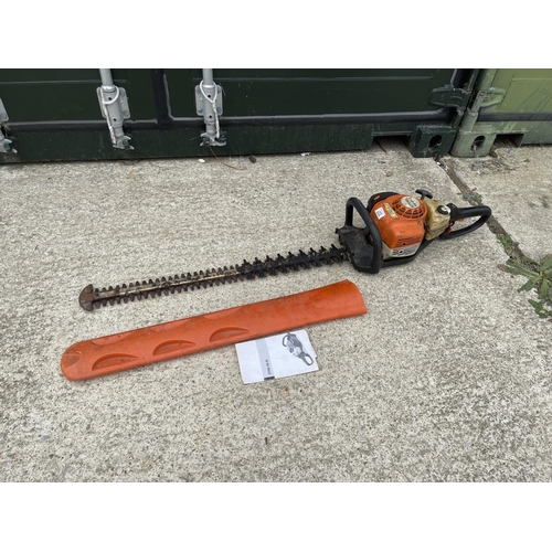 337 - Stihl HS81r hedge cutter