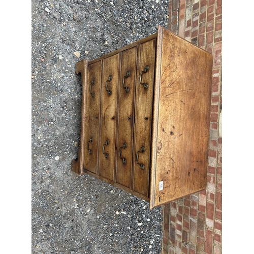 10 - A Georgian mahogany chest of four drawers 80x48 x 80