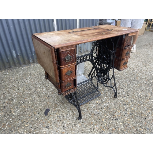 174 - Singer sewing machine table (no machine )