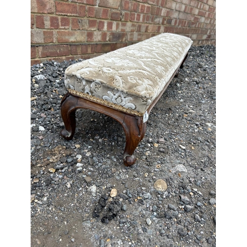 20 - A long Victorian footstool 130x26x22