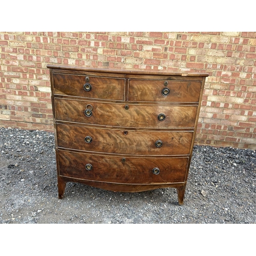 28 - A Victorian mahogany bow front chest of five drawers  104x52x103